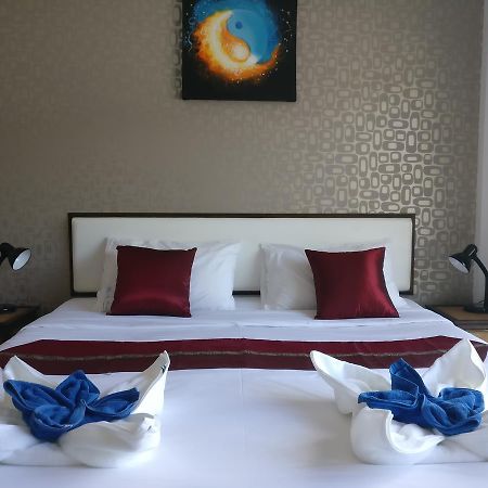Hotel White Sky Boutique Patong Exterior foto